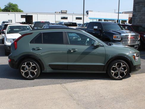 Used 2025 Kia Niro EX Touring FWD image 4