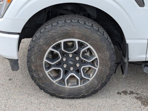 Used 2023 Ford F150 Lariat w/ FX4 Off-Road Package image 13