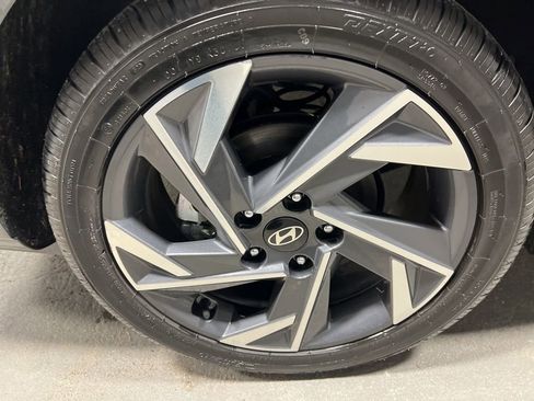 Used 2025 Hyundai Elantra SEL image 43