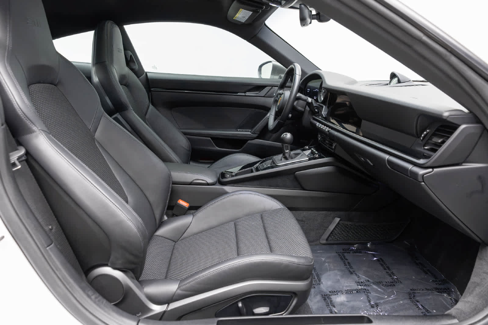 Used 2024 Porsche 911 Carrera T RWD image 12