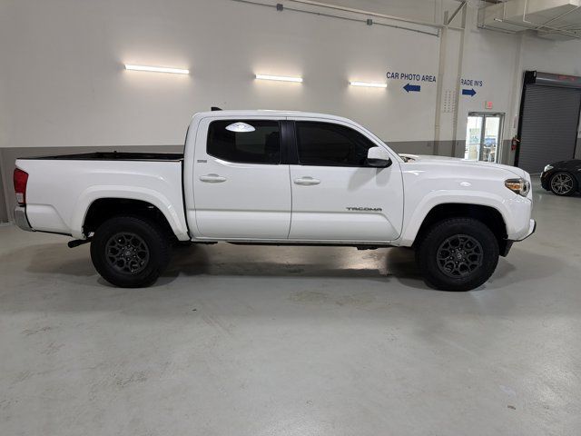 Used 2017 Toyota Tacoma SR5 w/ Tow Package AWD/4WD image 10