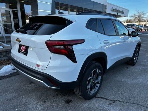 Used 2024 Chevrolet Trax LT image 6