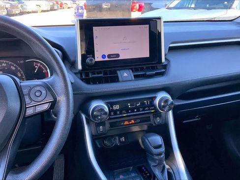 Used 2025 Toyota RAV4 XLE image 7