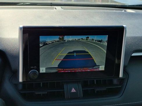 Used 2025 Toyota RAV4 XLE FWD image 22