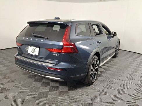 Used 2026 Volvo V60 B5 Cross Country Ultra w/ Climate Package AWD/4WD image 11