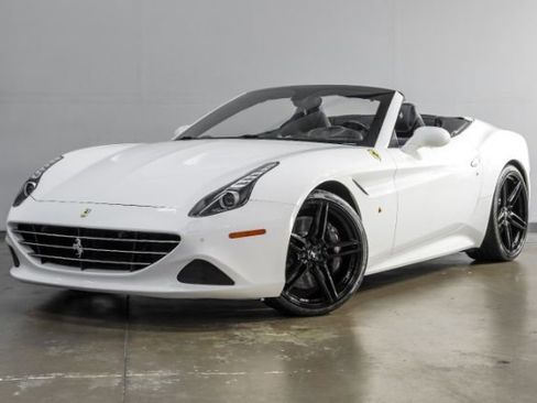 Used 2015 Ferrari California T image 6