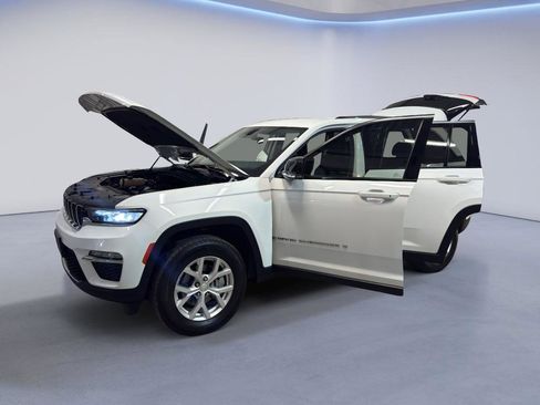 Used 2023 Jeep Grand Cherokee Limited image 10