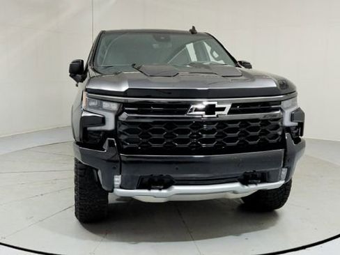 Used 2025 Chevrolet Silverado 1500 ZR2 w/ Technology Package image 8
