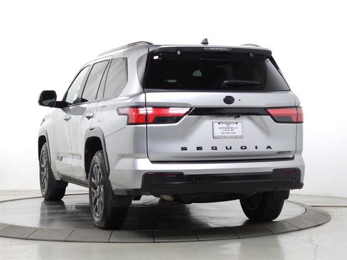 Used 2025 Toyota Sequoia Platinum image 6
