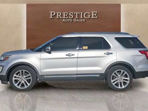 Used 2017 Ford Explorer Limited image 41