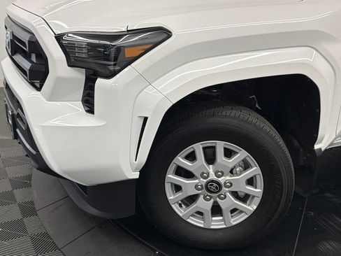 Certified 2026 Toyota Tacoma SR5 AWD/4WD image 5