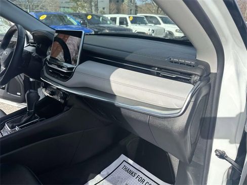 Certified 2022 Jeep Compass Limited w/ Sun and Sound Group image 24