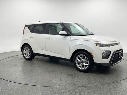 Used 2025 Kia Soul LX w/ LX Technology Package