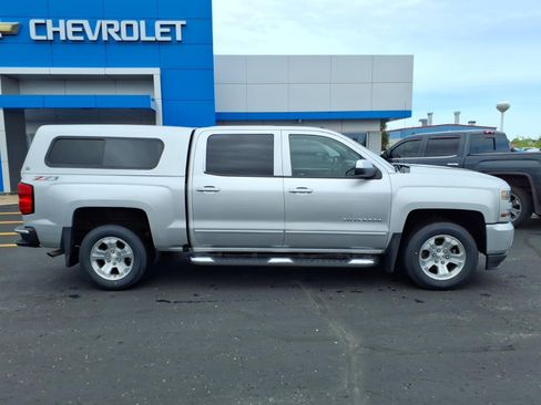 Used 2017 Chevrolet Silverado 1500 LT AWD/4WD image 2