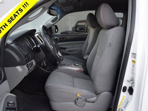 Used 2013 Toyota Tacoma PreRunner image 3