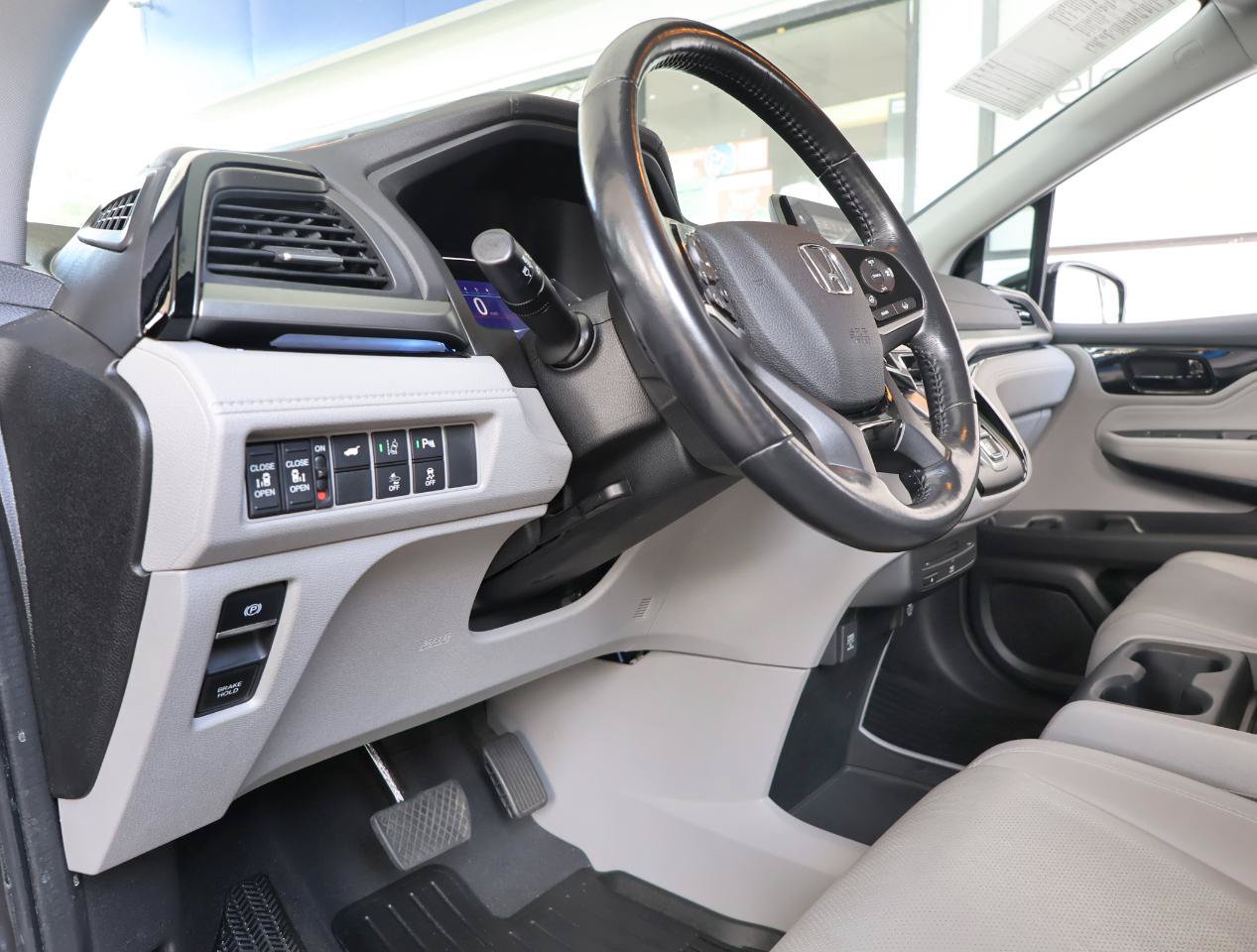 Used 2018 Honda Odyssey Elite image 42