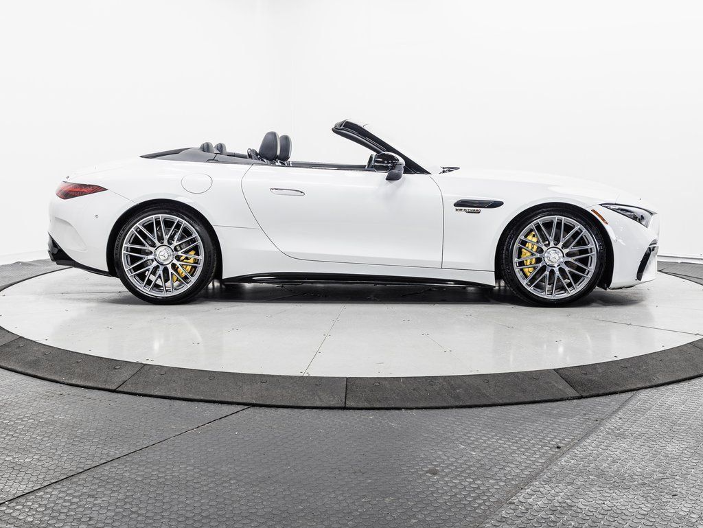 Used 2022 Mercedes-Benz SL 55 AMG 4MATIC w/ Driver Assistance Package image 37