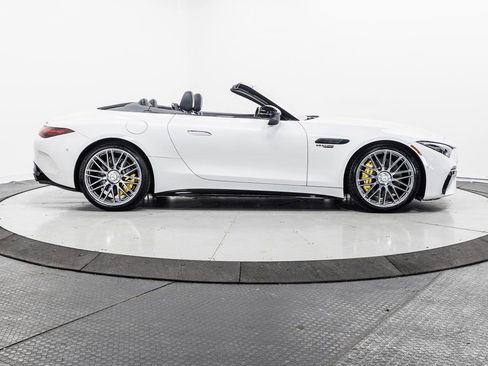 Used 2022 Mercedes-Benz SL 55 AMG 4MATIC w/ Driver Assistance Package image 37
