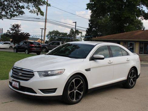 Used 2014 Ford Taurus SEL w/ Equipment Group 201A FWD image 5