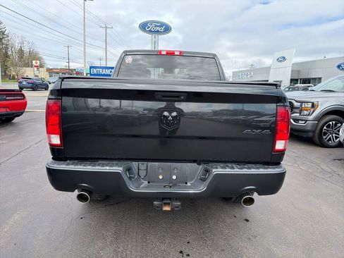 Used 2017 RAM 1500 Express w/ Black Ram 1500 Express Group image 7