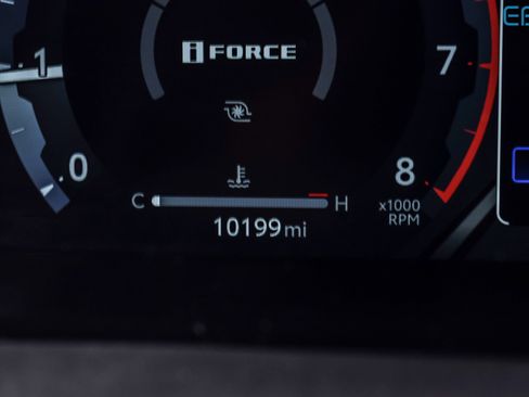 Used 2025 Toyota Tacoma TRD Off-Road image 17