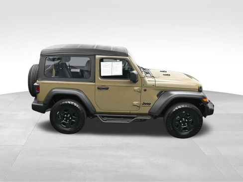 Used 2025 Jeep Wrangler Sport AWD/4WD image 33