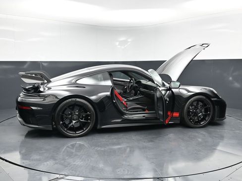 Certified 2025 Porsche 911 GT3 RWD image 31