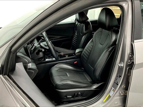 Certified 2022 Hyundai Elantra Limited image 32