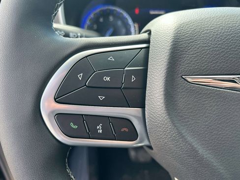 New 2026 Chrysler Pacifica Select image 9