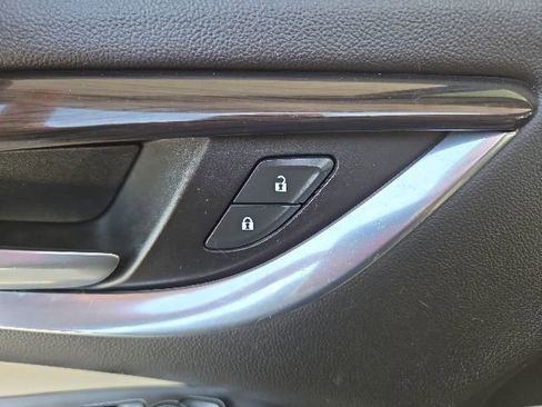 Used 2020 Buick Enclave Essence FWD image 52