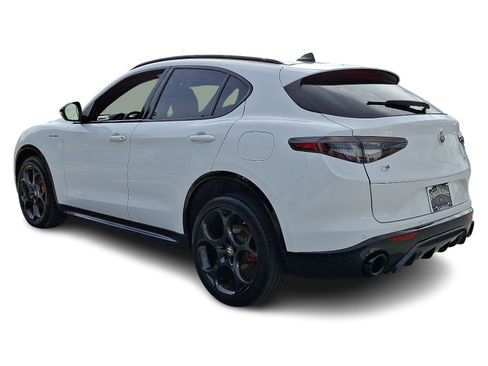 New 2025 Alfa Romeo Stelvio Sprint image 3