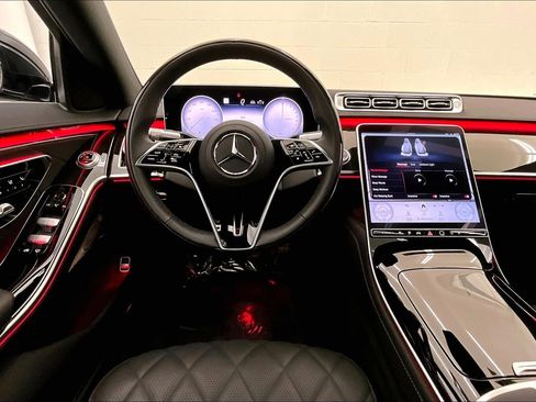 Used 2026 Mercedes-Benz S 580e 4MATIC Sedan image 4