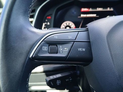 Used 2022 Audi Q8 Premium Plus image 25