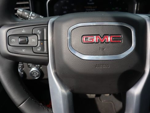 Used 2025 GMC Sierra 1500 SLT image 18