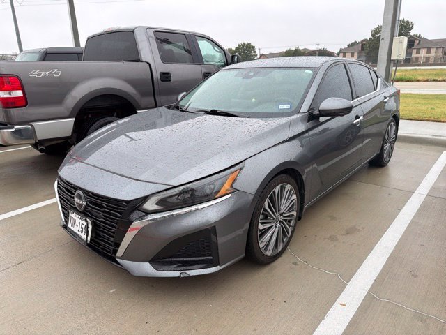 Used 2024 Nissan Altima 2.5 SL FWD image 2