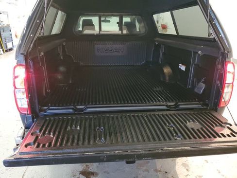 Used 2016 Nissan Frontier SV AWD/4WD image 6