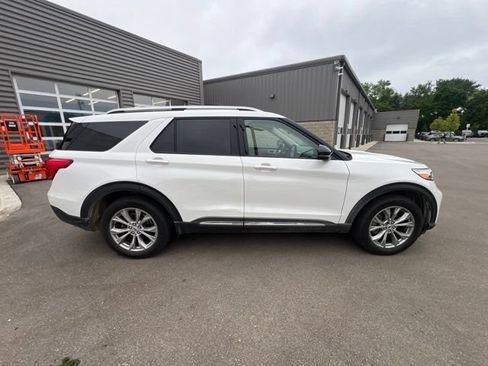 Used 2023 Ford Explorer Limited w/ Limited Technology Package AWD/4WD image 4