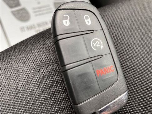 Certified 2021 Jeep Renegade Latitude w/ Luxury Group I AWD/4WD image 24