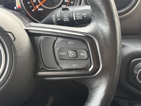 Used 2018 Jeep Wrangler Unlimited Sport S AWD/4WD image 8