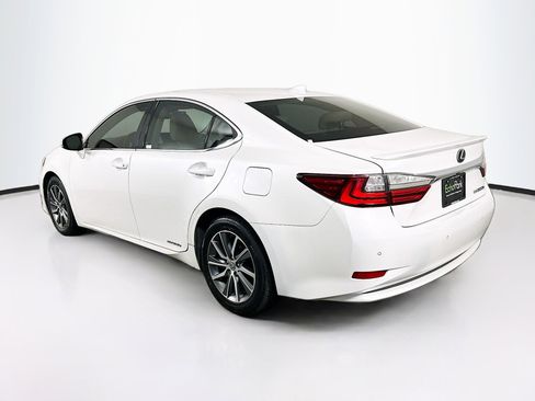 Used 2017 Lexus ES 300h w/ Luxury Package FWD image 5