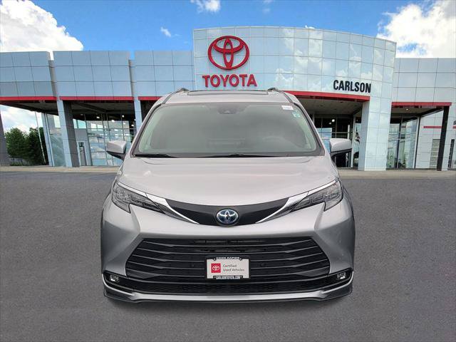 Certified 2025 Toyota Sienna XLE FWD image 7