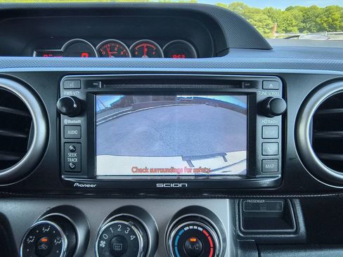 Used 2015 Scion xB FWD image 13