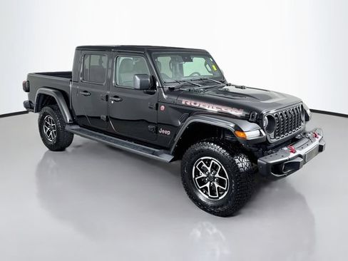 Used 2024 Jeep Gladiator Rubicon AWD/4WD image 3
