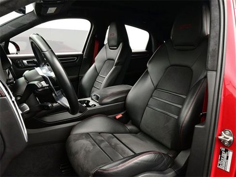 Used 2023 Porsche Cayenne GTS w/ Assistance Package image 5