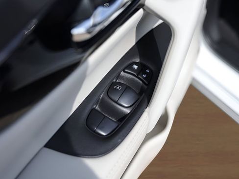 Used 2022 Nissan Rogue Sport SL w/ Premium Package image 22