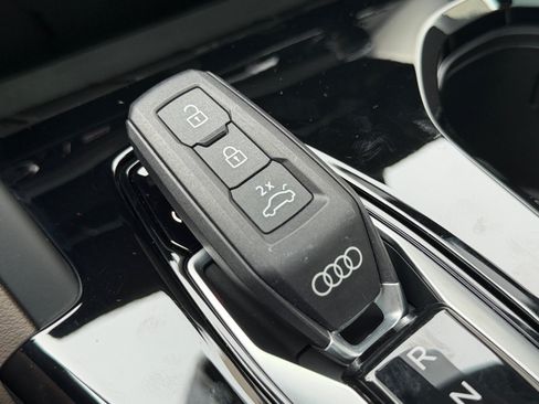 Used 2025 Audi Q5 Premium Plus w/ Premium Plus AWD/4WD image 27