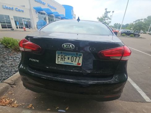 Used 2017 Kia Forte LX FWD image 5