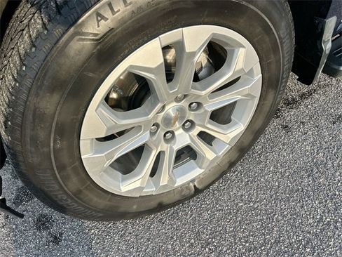 Used 2023 Chevrolet Silverado 1500 LTZ image 14