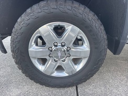 Used 2020 Chevrolet Silverado 2500 LTZ w/ Z71 Off-Road Package image 25