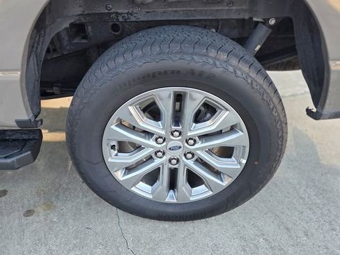 Used 2025 Ford F150 Lariat w/ Equipment Group 502A High image 11